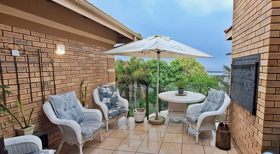 5 Bedroom Property for Sale in Reebok Western Cape